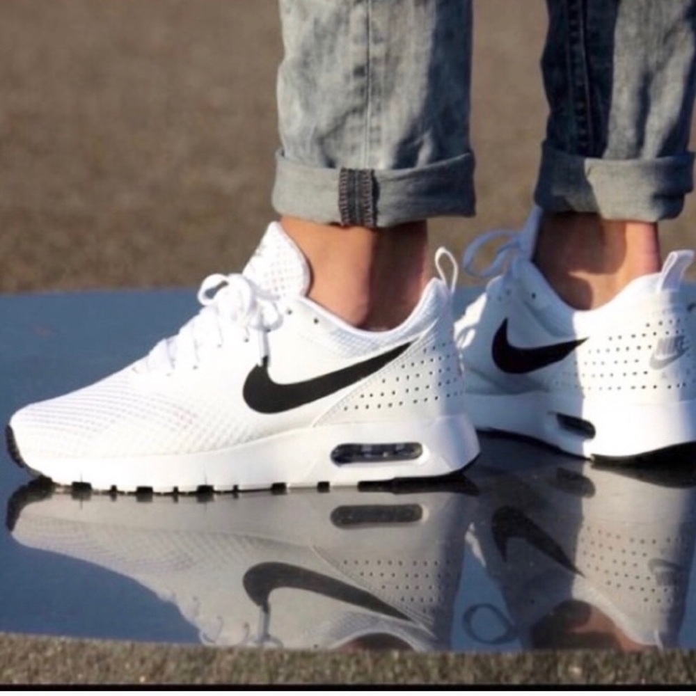 NEW Nike Air Max Tavas